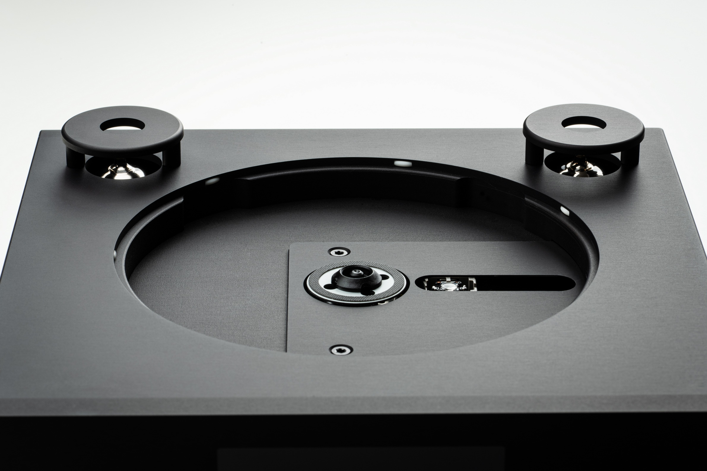 CD-Box-RS2-Tube-black-drive-open-lid