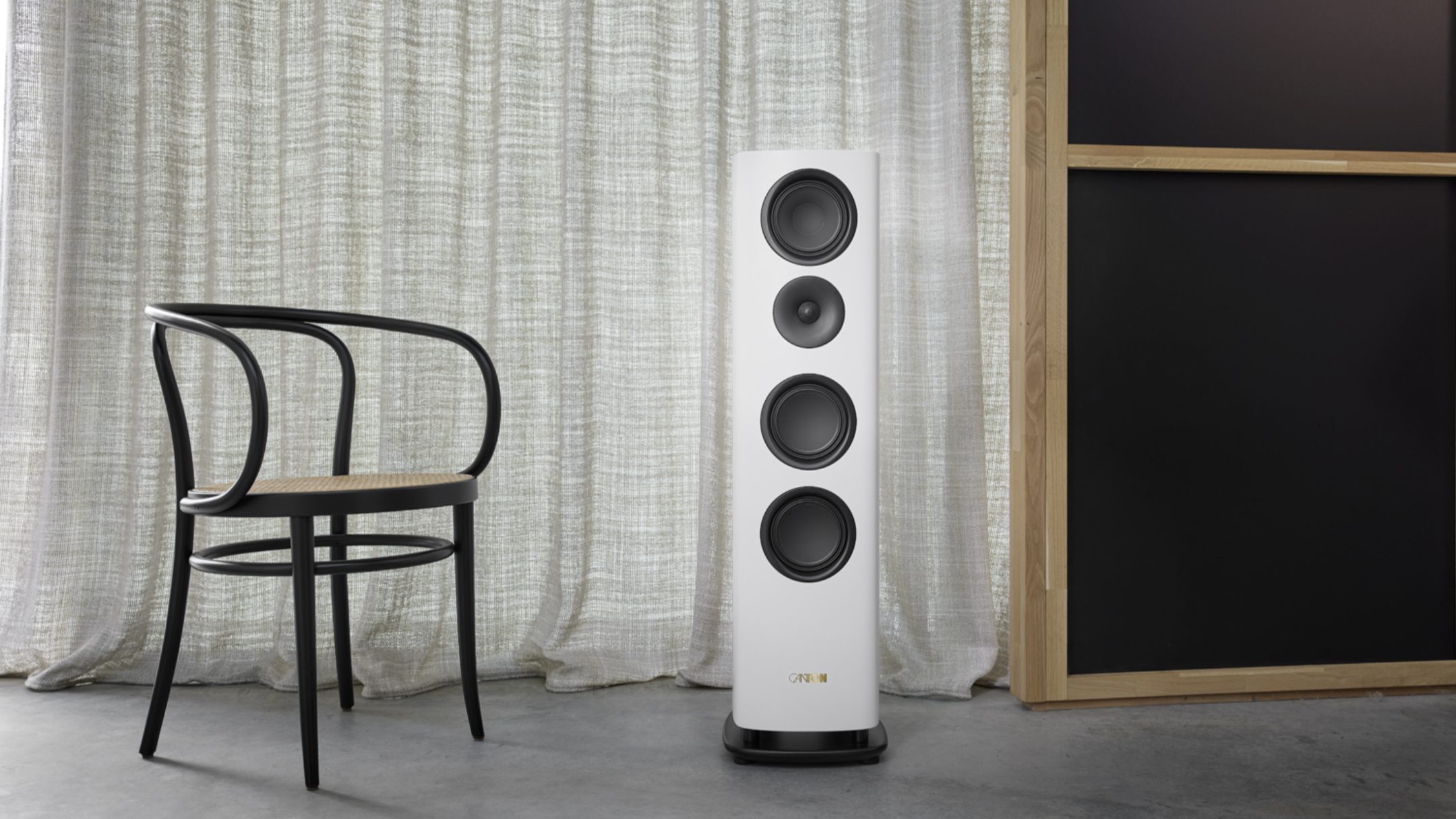 Foto 8 Canton-Reference-7