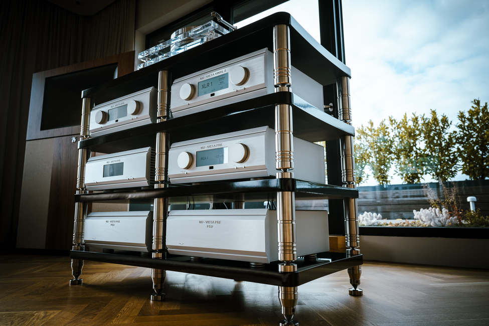 Nu-Vista Ultra Equipment Rack