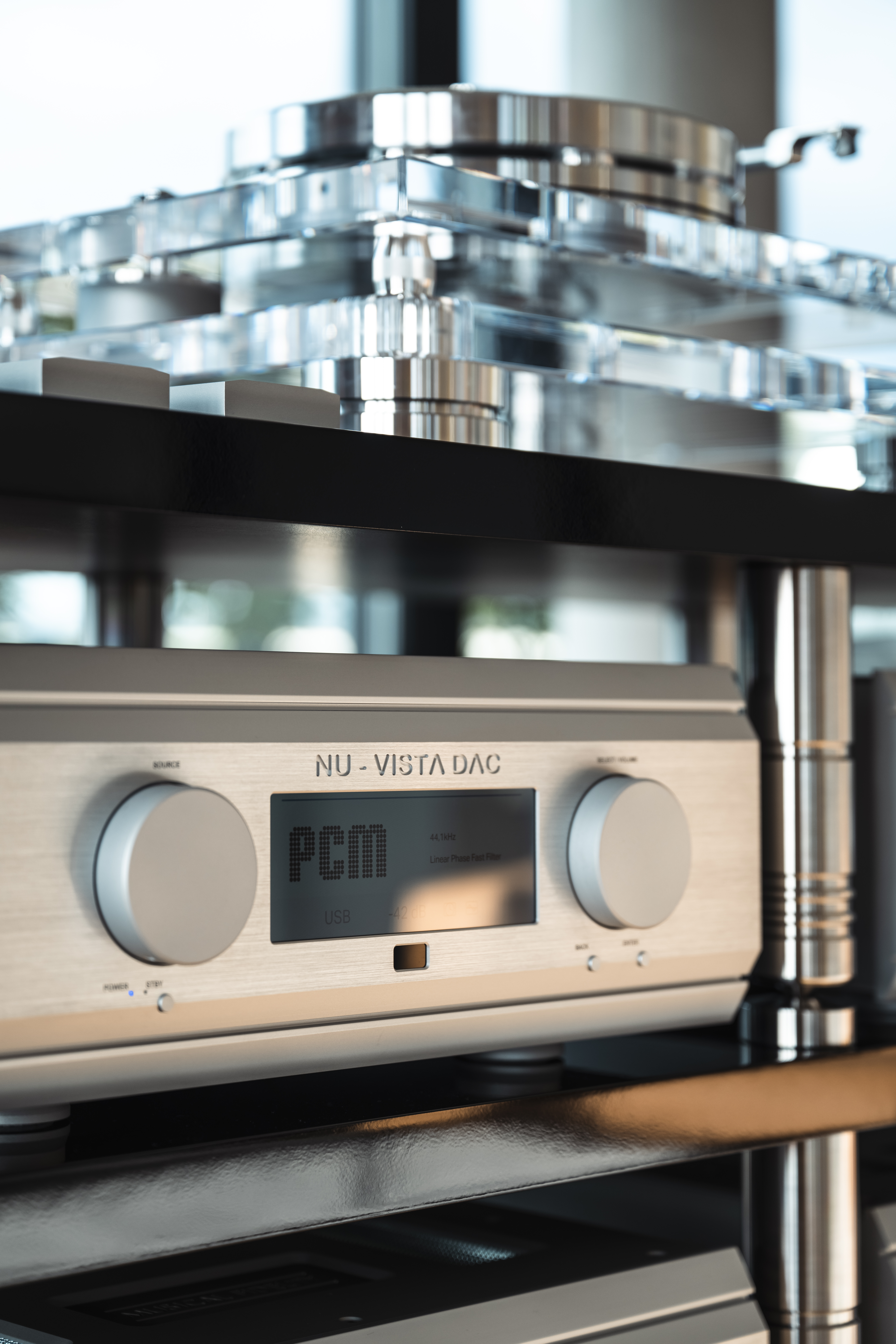 MUSICAL FIDELITY NUVISTA ULTRA EQUIPMENT RACK-3