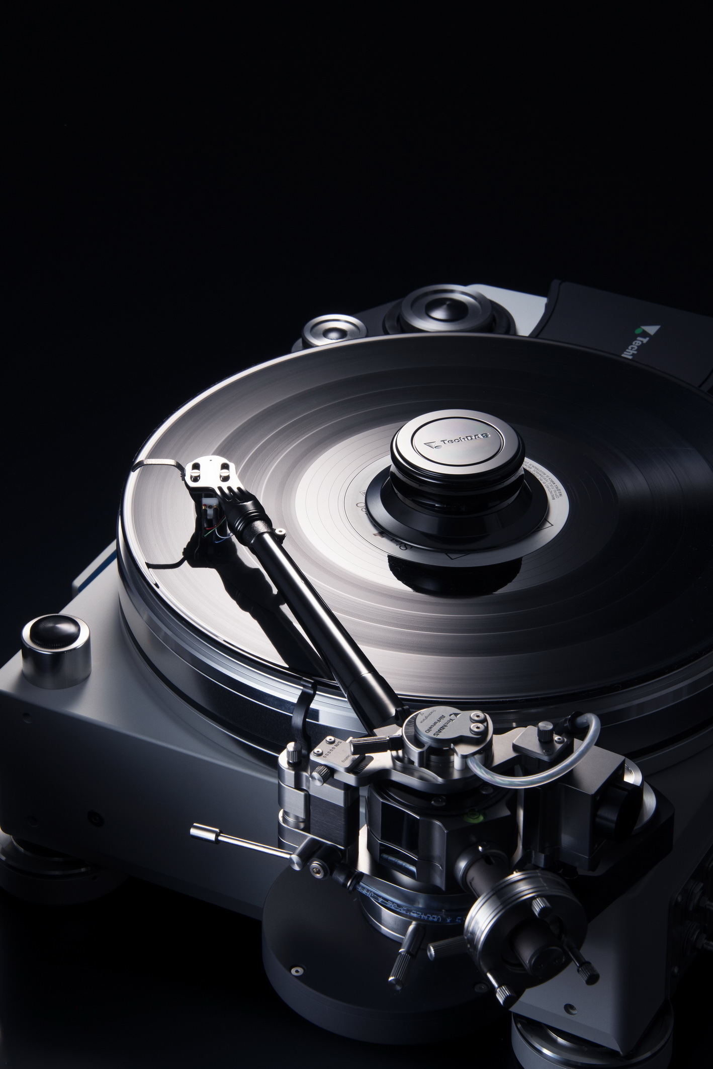 33804_Air Force IV turntable and Air Force 10 tonearm