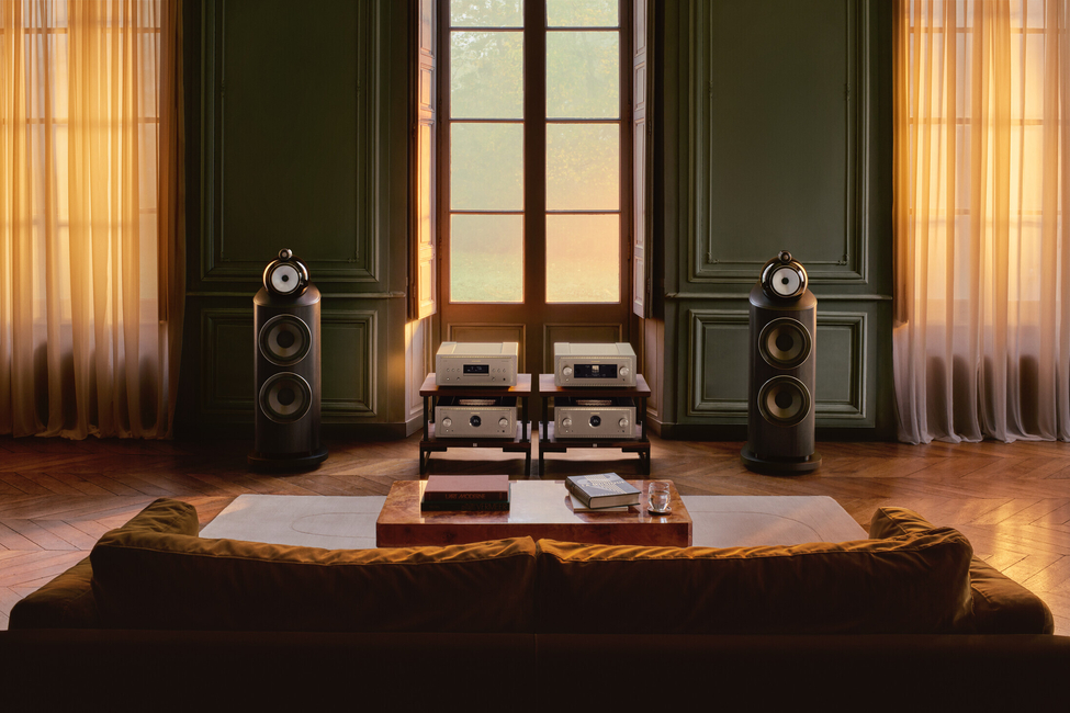 Bowers & Wilkins lança nova série 800 D5