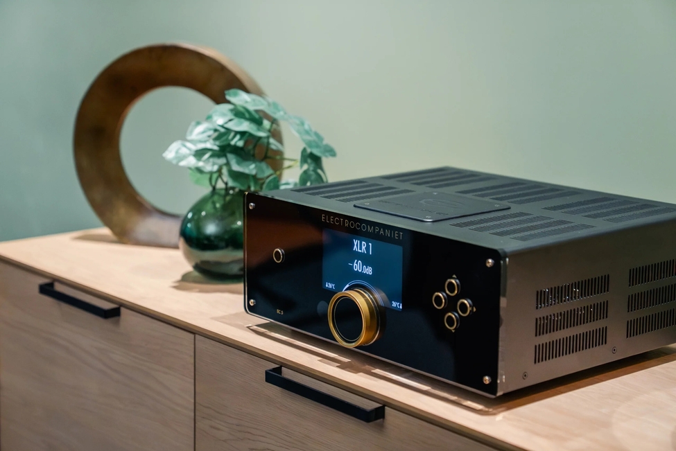 Electrocompaniet com a Ultimate Audio Elite